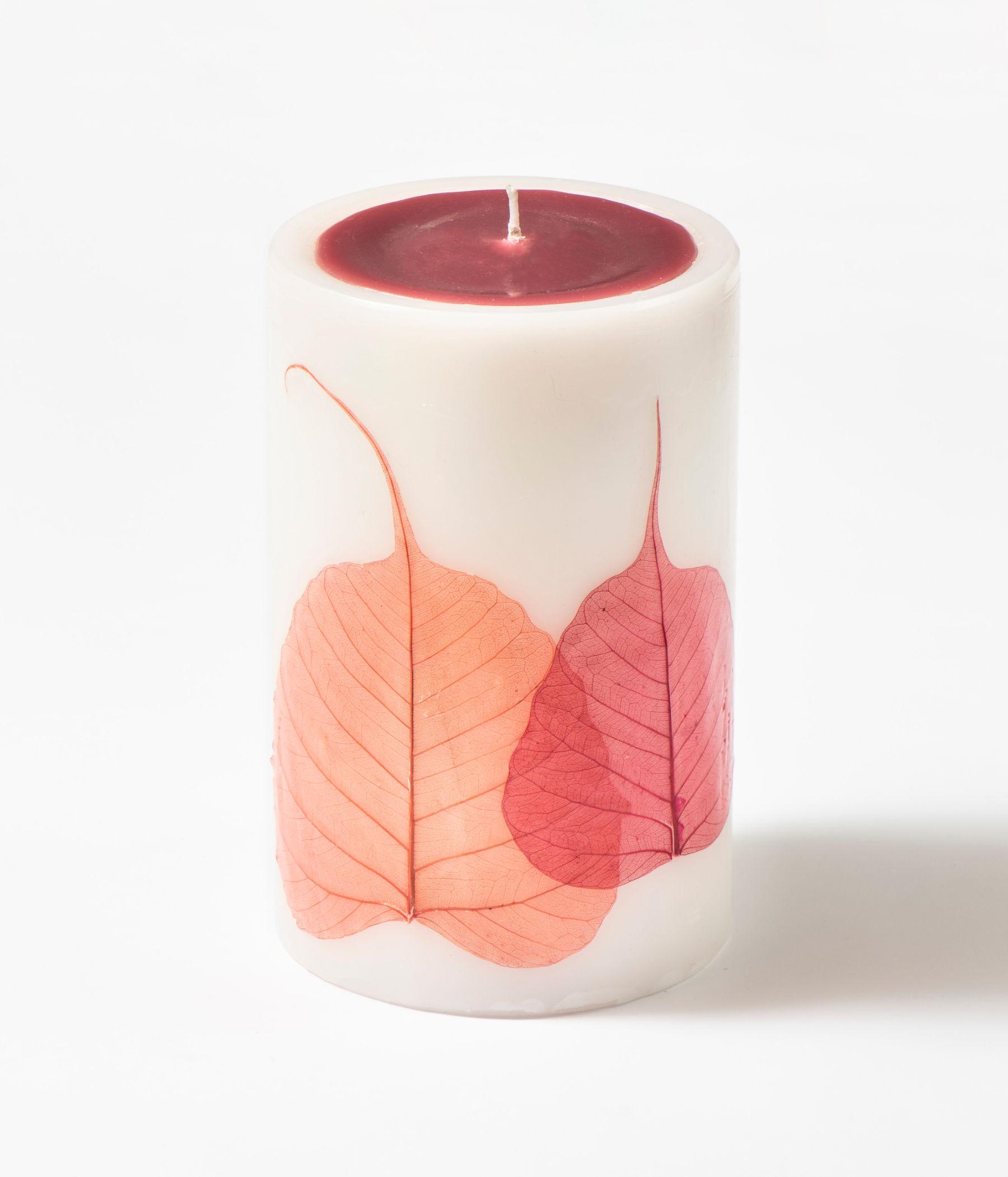 Cylindrical candle - LEAVES line